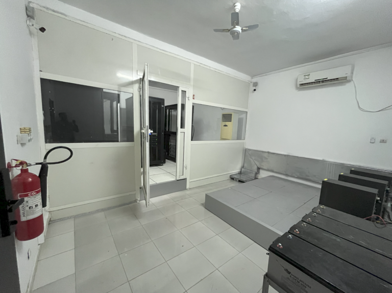 Lire la suite à propos de l’article Salle Serveur Clé en main